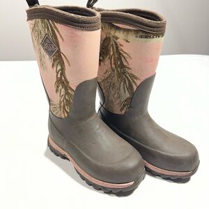 Muck Boots Pink Real Tree. Waterproof Boots, Kids size 13
